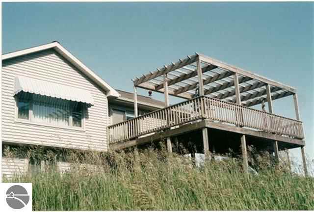 943 North Three Mile Road Traverse City, MI 49696 - Photo 3 of 42 1744841-2.JPG
