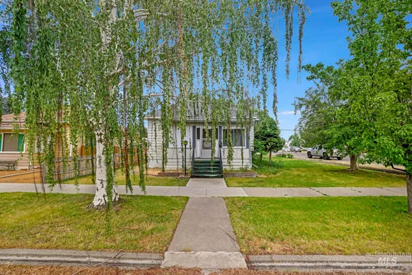 $329,900 | 305 Colorado Street, Gooding, ID 83330