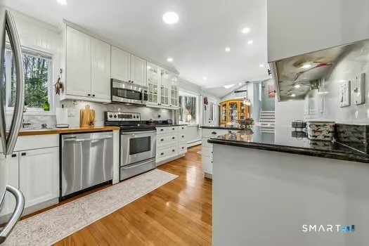 16 Eastwood Road Norwalk, CT 06851 - Photo 13 of 47