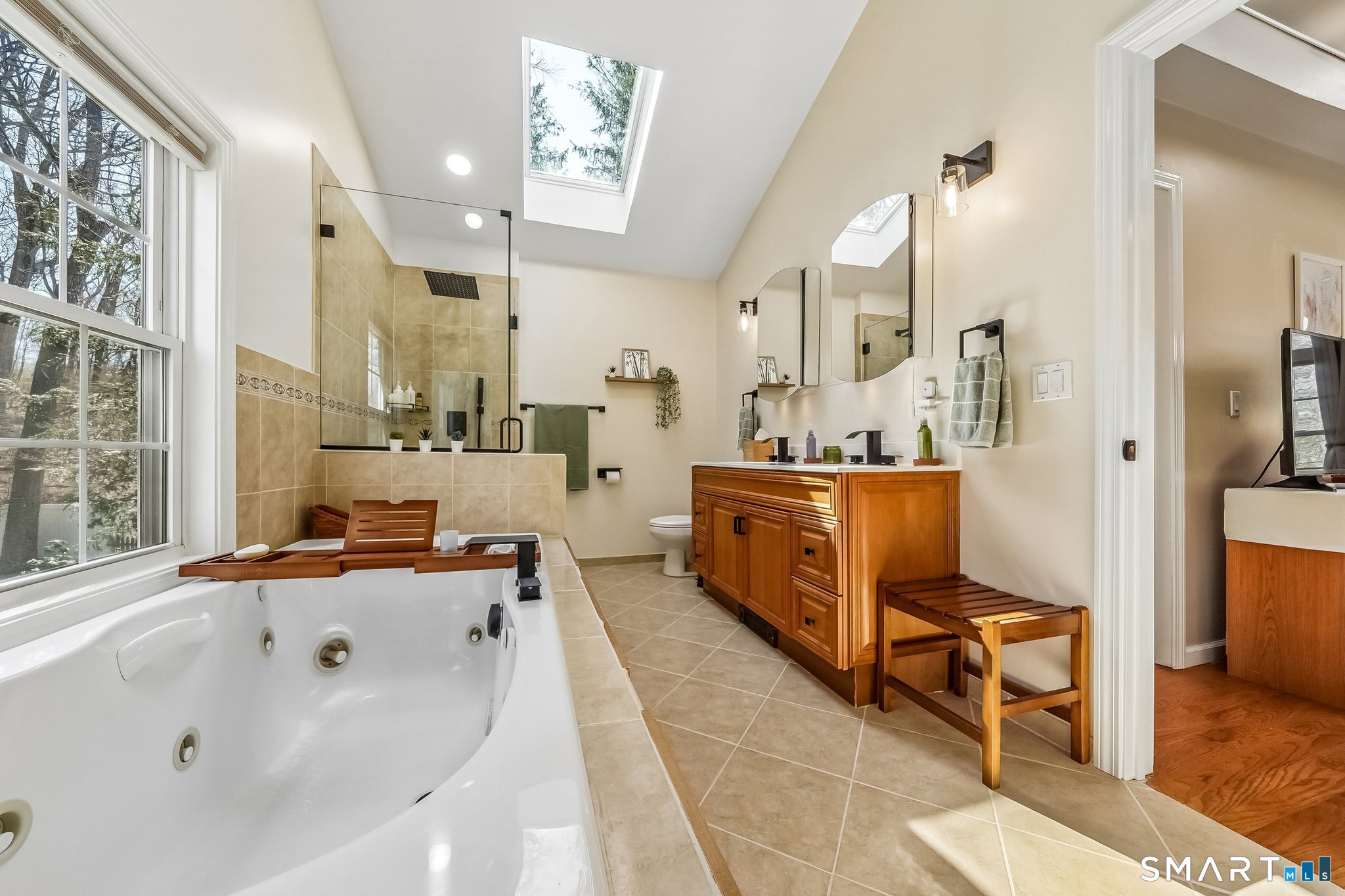 16 Eastwood Road Norwalk, CT 06851 - Photo 24 of 47