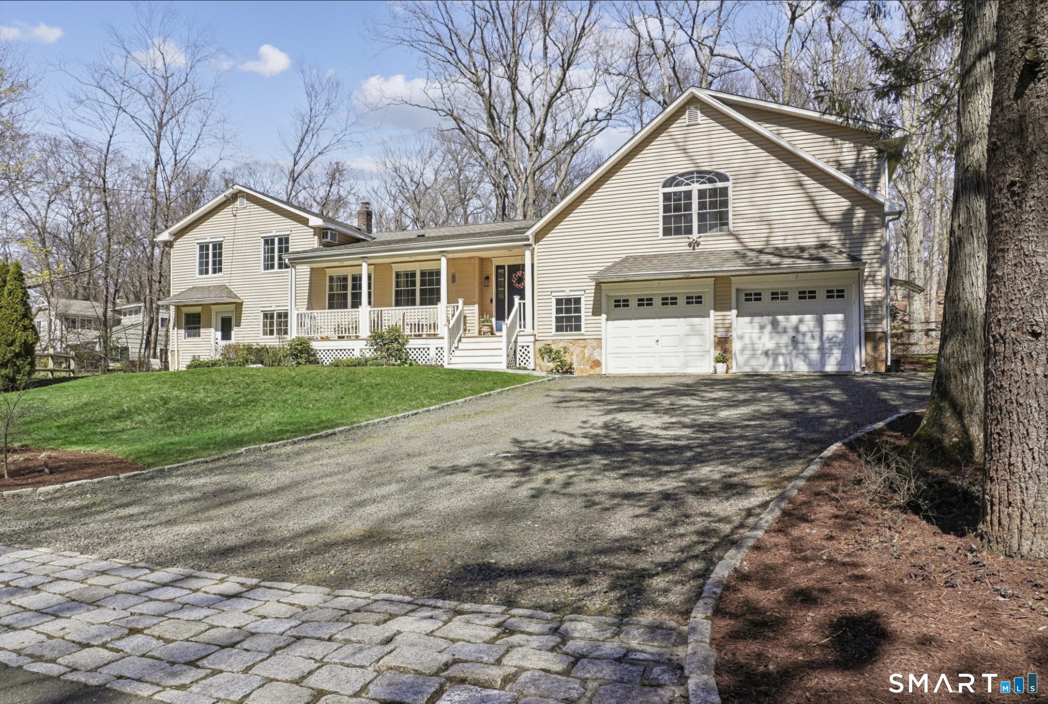 16 Eastwood Road Norwalk, CT 06851 - Photo 4 of 47