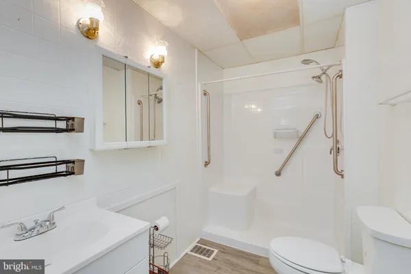 $300,000 | 117 Pine Lane, Hainesport, NJ 08036