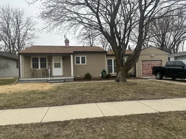 $204,900 | 800 South Center Street, Beaver Dam, WI 53916