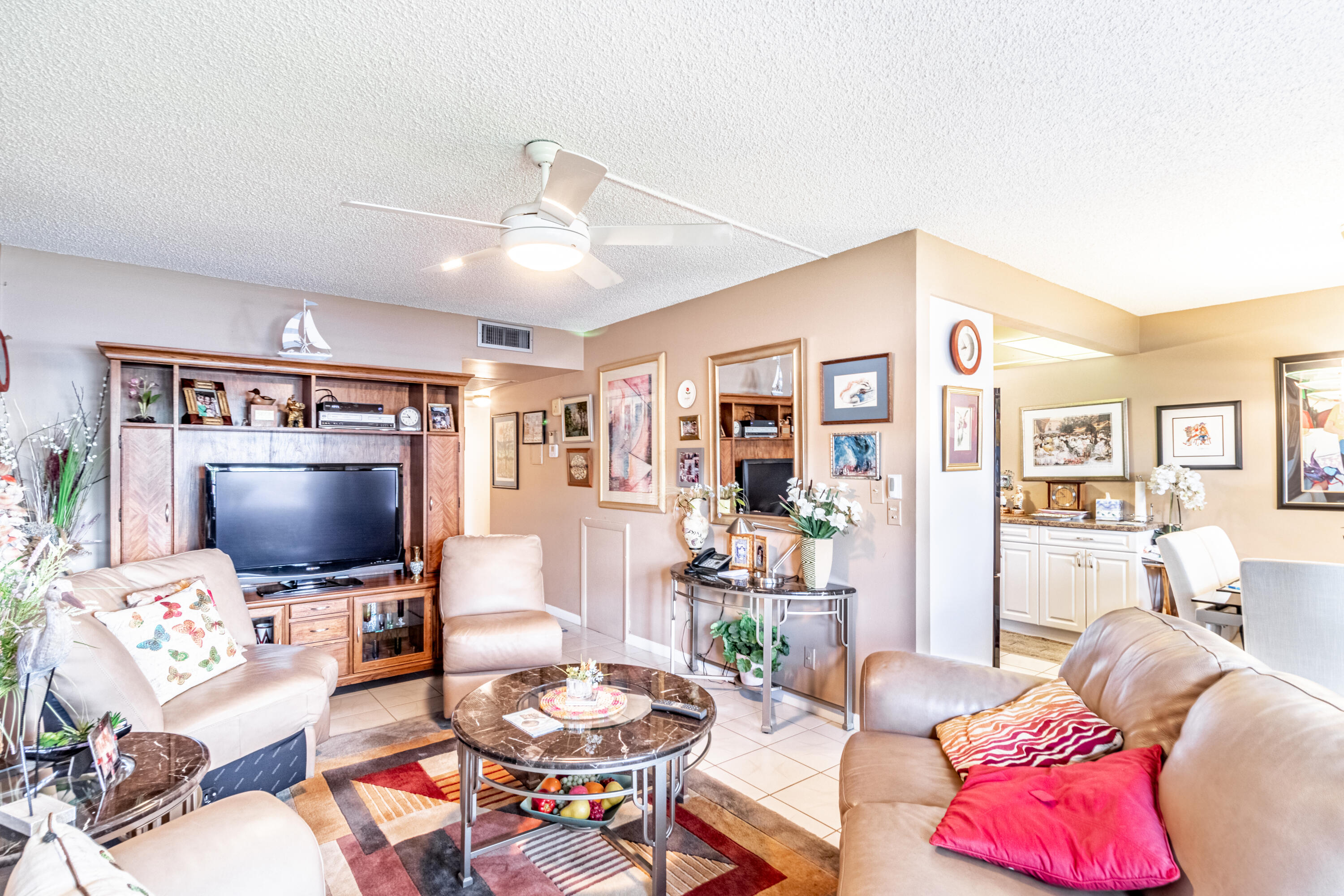 1050 Newcastle A Boca Raton, FL 33434 - Photo 3 of 45 Combo Living and Dining Room