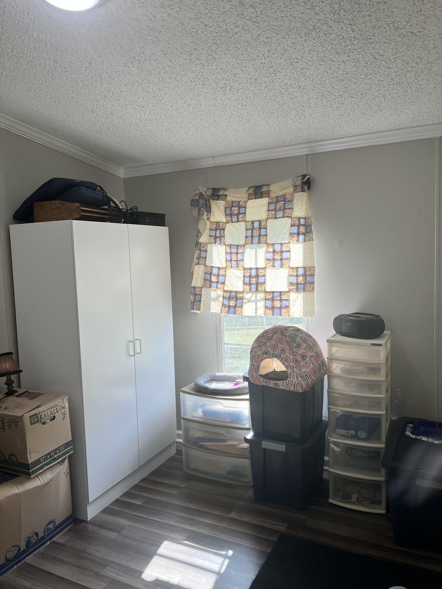 20002 Cessna Road Bon Aqua, TN 37025 - Photo 25 of 28 a room with a couch and a table