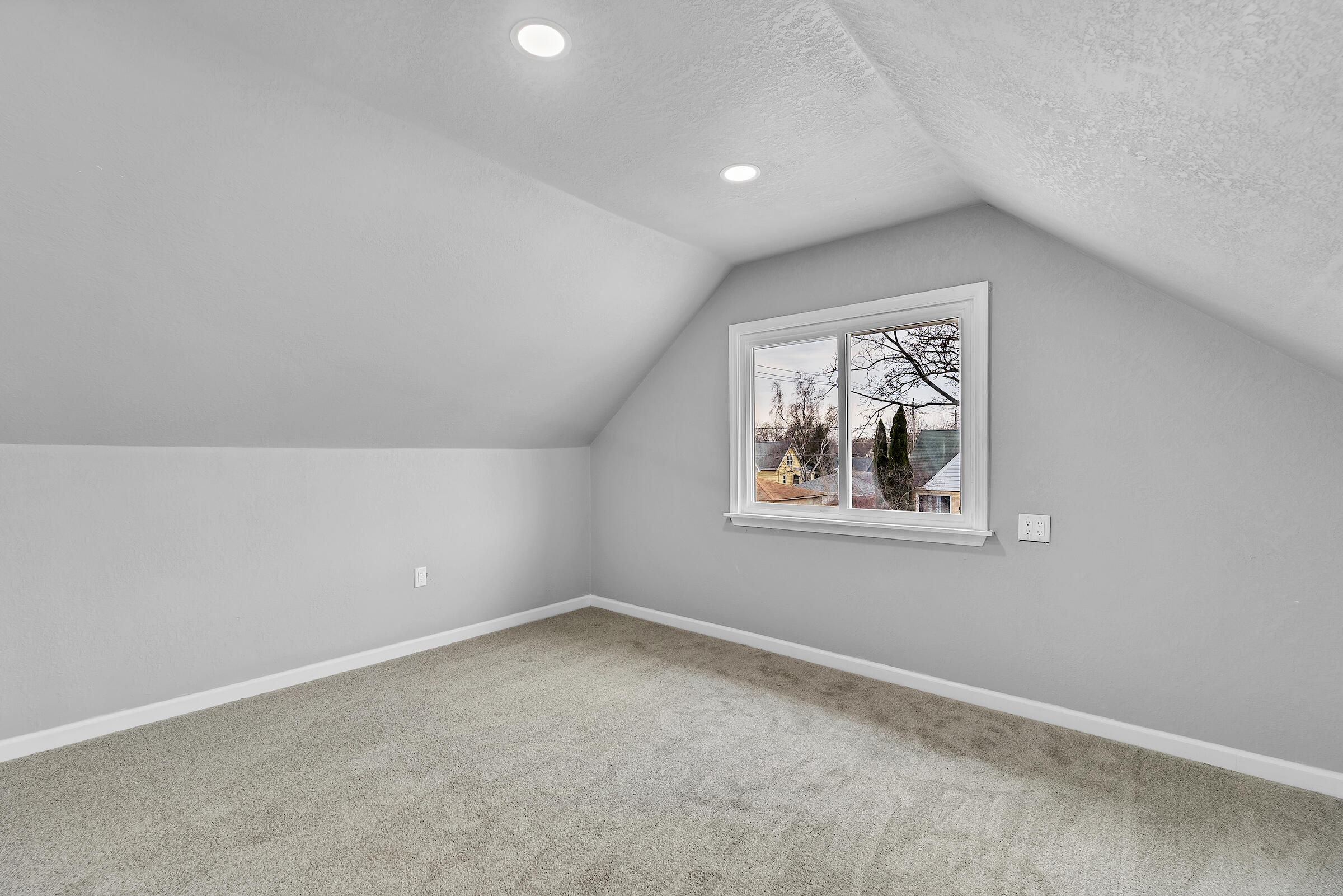 6824 West Hayes Avenue West Allis, WI 53219 - Photo 12 of 21 Bedroom