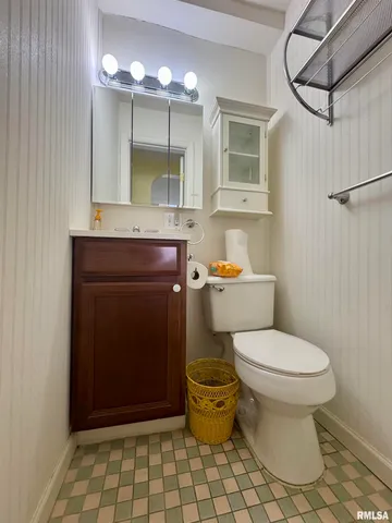 $79,900 | 215 South Jackson Street, Harrisburg, IL 62946