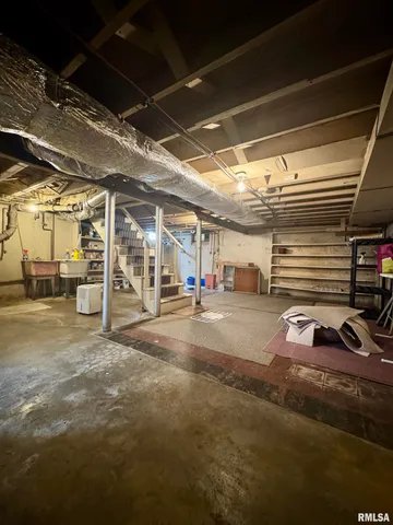 $79,900 | 215 South Jackson Street, Harrisburg, IL 62946