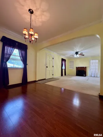 $79,900 | 215 South Jackson Street, Harrisburg, IL 62946