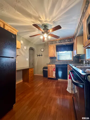 $79,900 | 215 South Jackson Street, Harrisburg, IL 62946