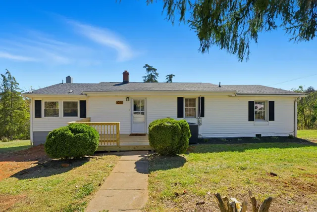 $219,900 | 1071 Settlersway Lane, Goode, VA 24556