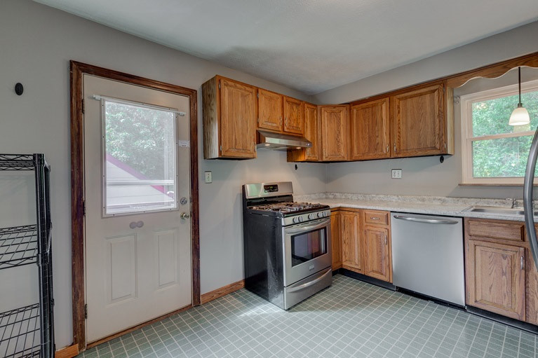 355 Riddle Place Newport, KY 41071 - Photo 6 of 15 Gallery Image 6
