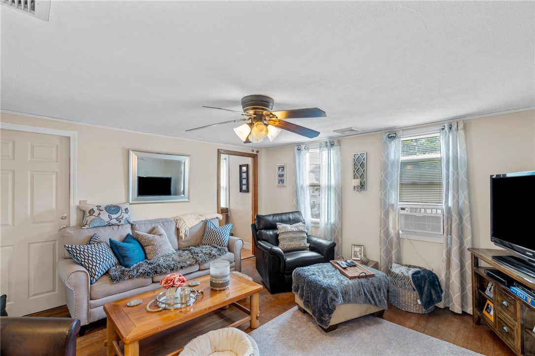 101 Water Street Warren, RI 02885 - Photo 6 of 49