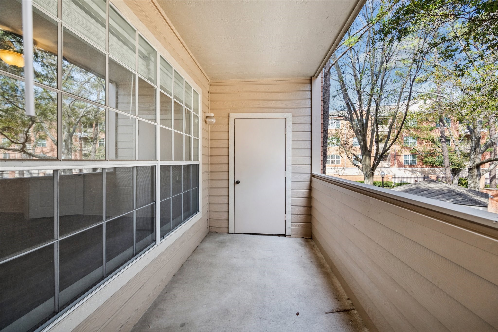 2111 Welch Street, Unit A103 Houston, TX 77019 - Photo 20 of 24 a view of a balcony