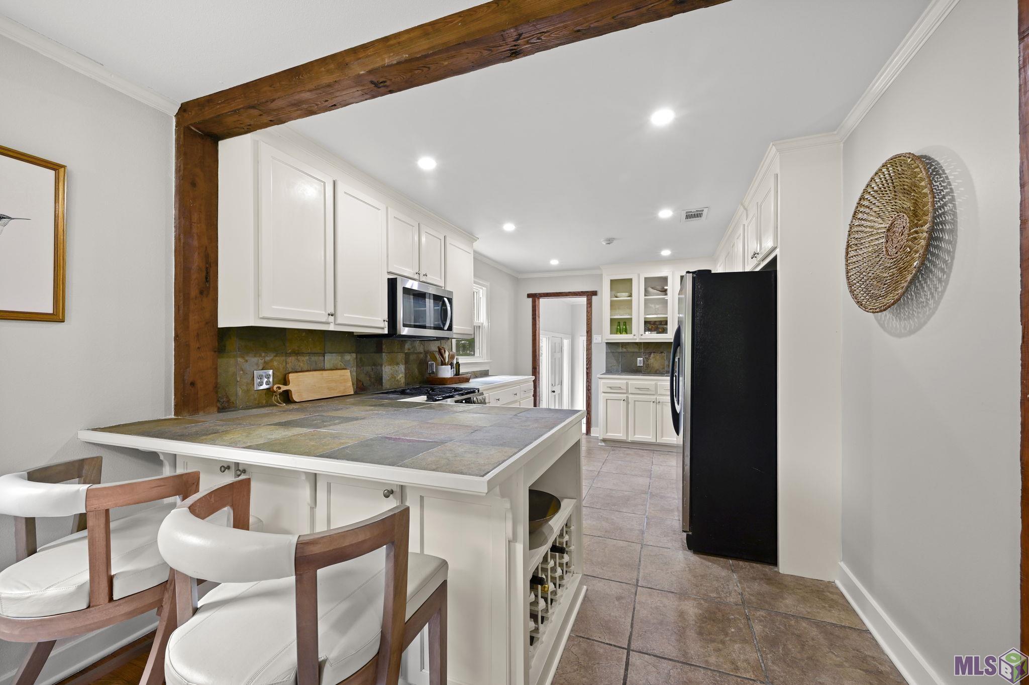 2023 Edinburgh Avenue Baton Rouge, LA 70808 - Photo 11 of 22