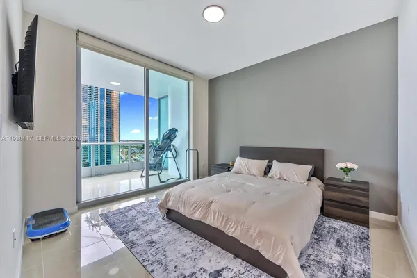 $6,000 | 900 Biscayne Boulevard, Unit 3109, Miami, FL 33132
