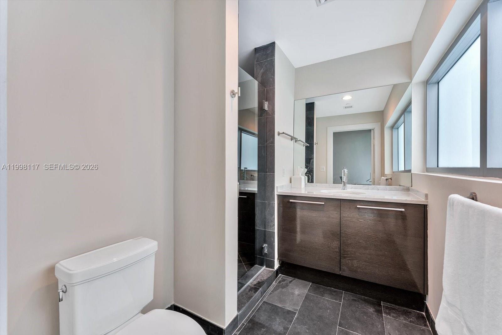 900 Biscayne Boulevard, Unit 3109 Miami, FL 33132 - Photo 25 of 51 Office/3rd Guest