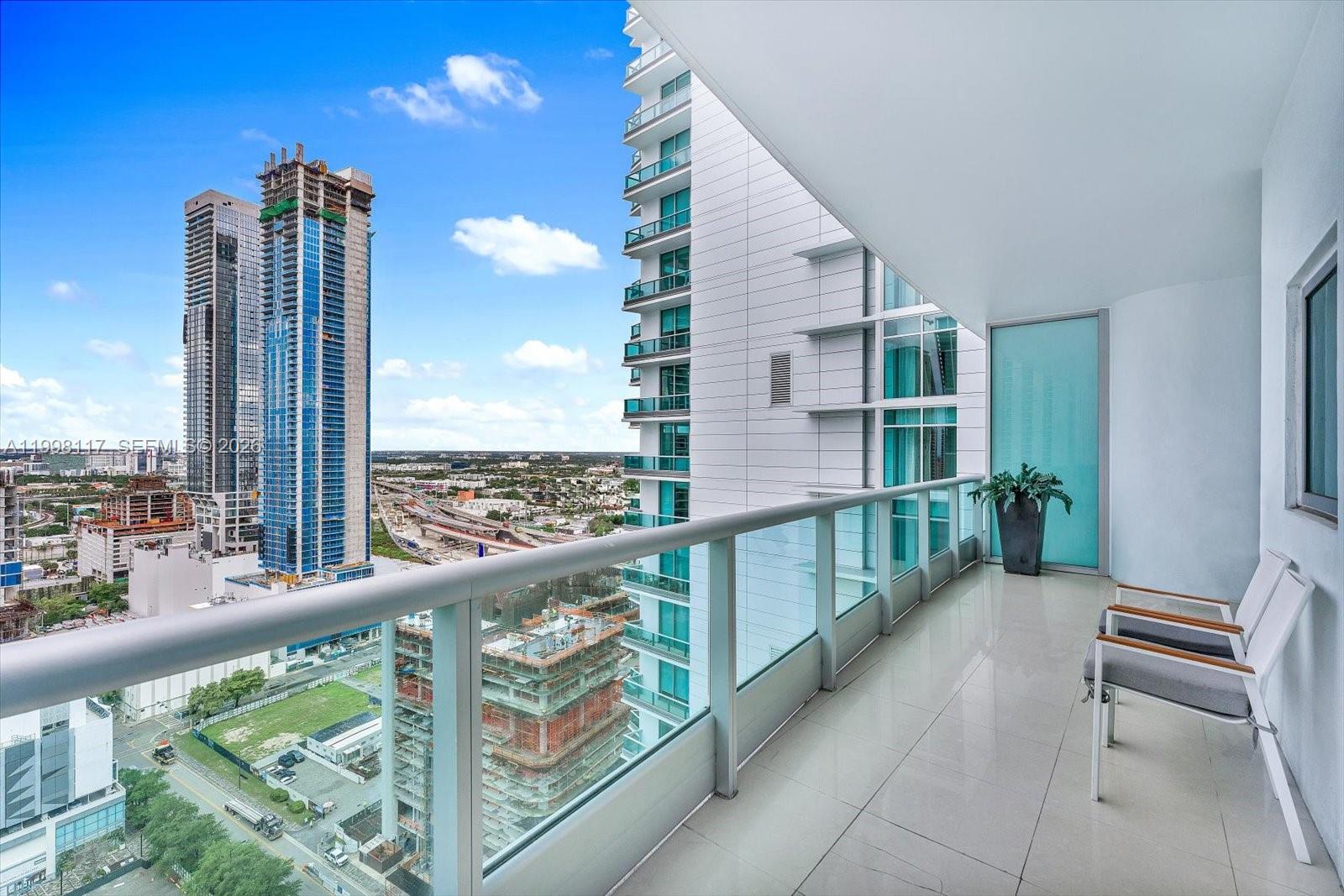 900 Biscayne Boulevard, Unit 3109 Miami, FL 33132 - Photo 27 of 51 Back Downtown/City Sunset View