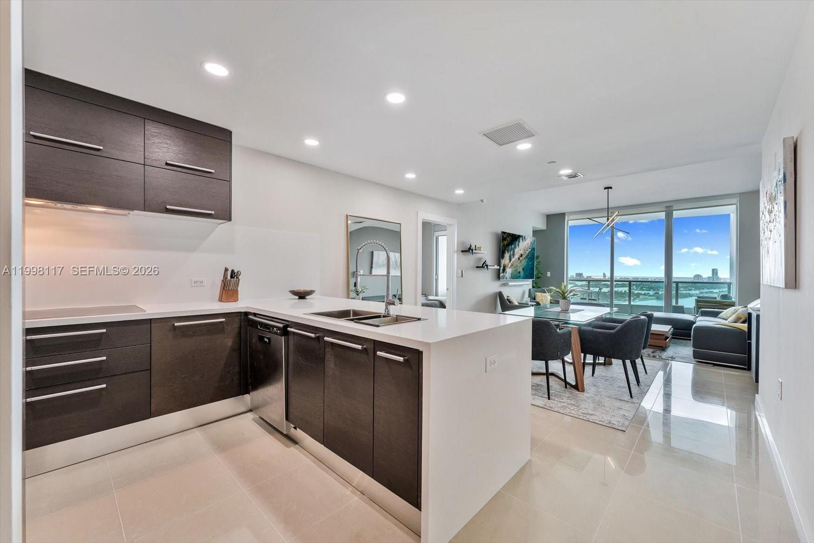 900 Biscayne Boulevard, Unit 3109 Miami, FL 33132 - Photo 8 of 51 Beakfast Area