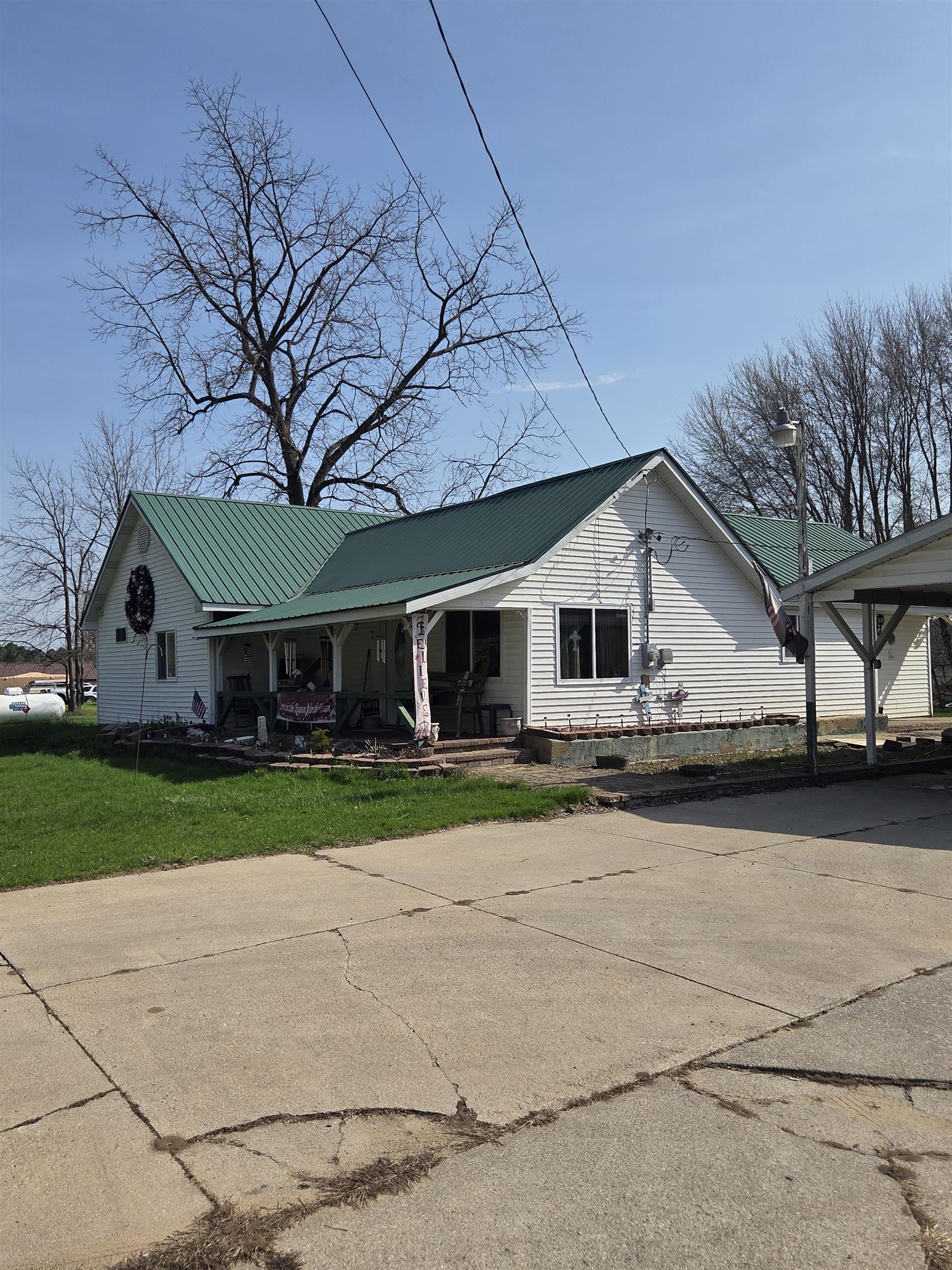 1066 Oberlin Road Gladwin, MI 48624 - Photo 3 of 28