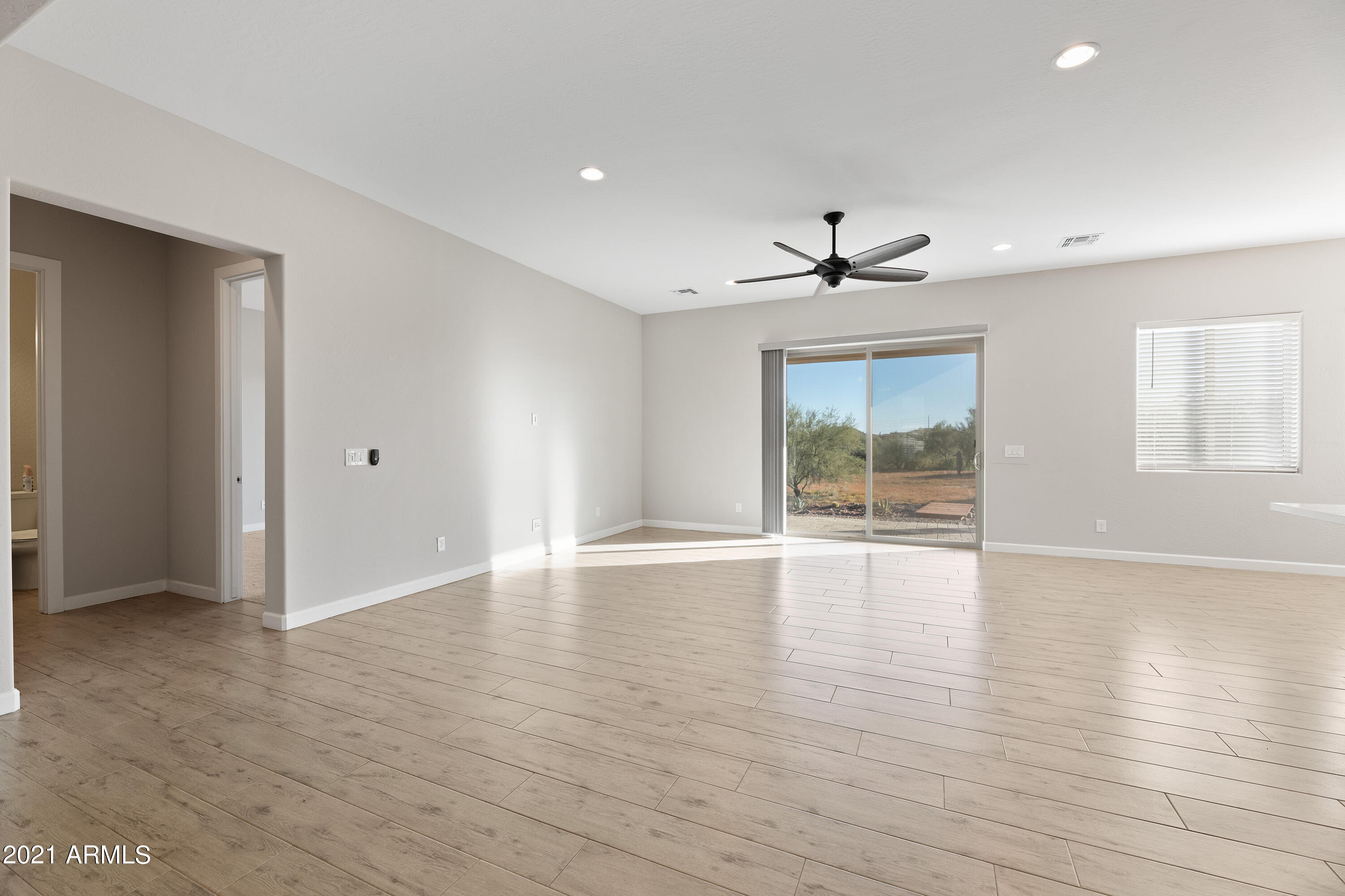 17133 East Dale Lane Rio Verde, AZ 85263 - Photo 2 of 48 Spacious Living Area