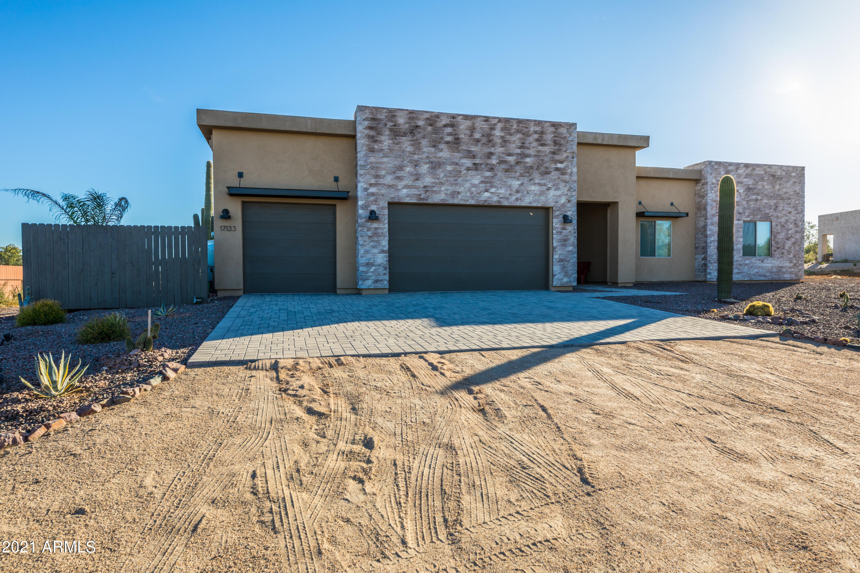17133 East Dale Lane Rio Verde, AZ 85263 - Photo 9 of 48 3 Car Garage