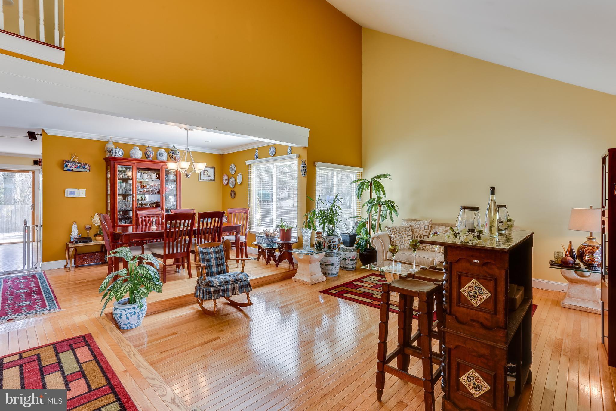 18909 Glendower Road Gaithersburg, MD 20879 - Photo 2 of 30 Living Room