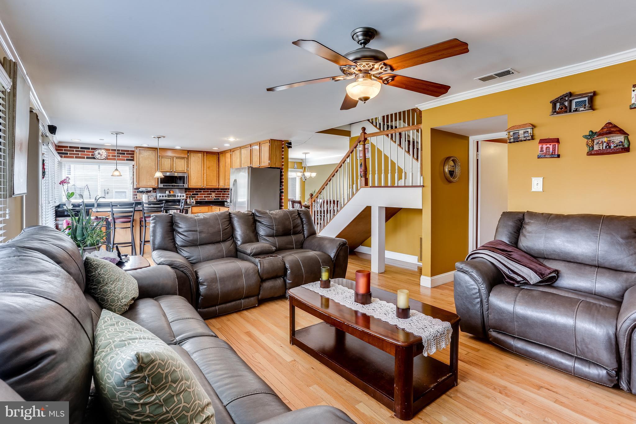 18909 Glendower Road Gaithersburg, MD 20879 - Photo 14 of 30 Family Room