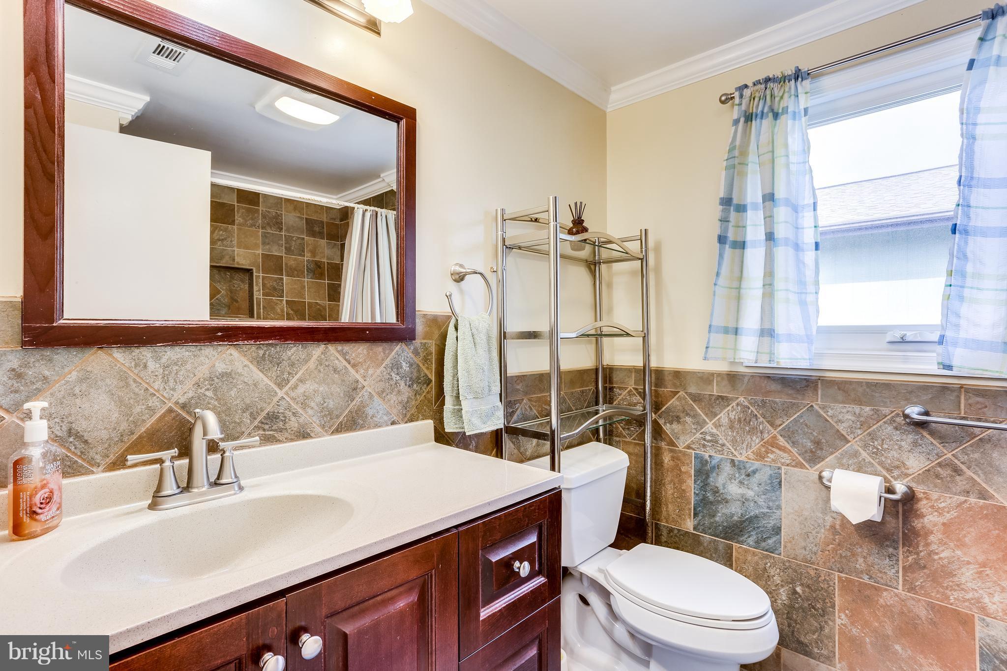 18909 Glendower Road Gaithersburg, MD 20879 - Photo 22 of 30 Bath