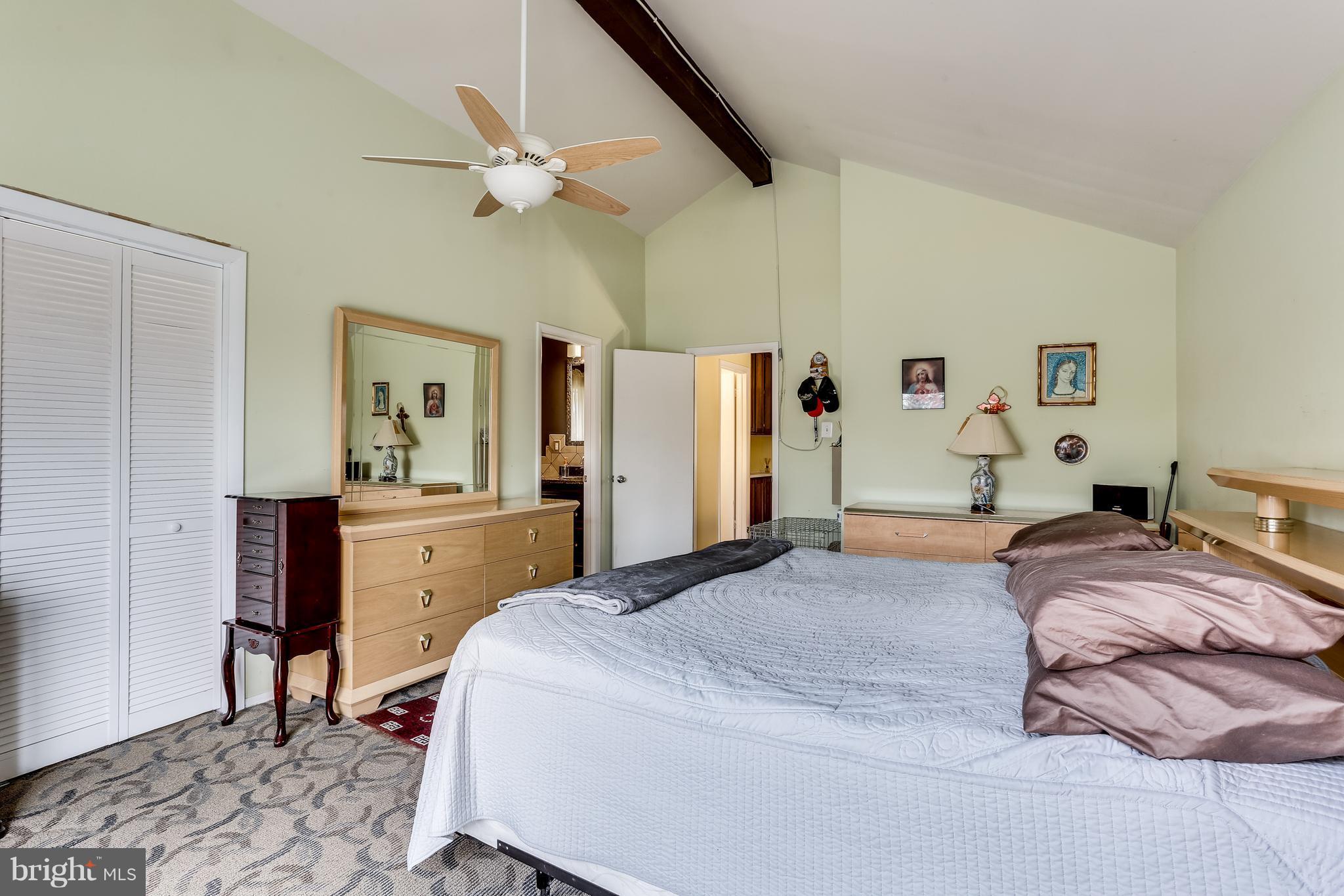 18909 Glendower Road Gaithersburg, MD 20879 - Photo 26 of 30 Bedroom (Master)