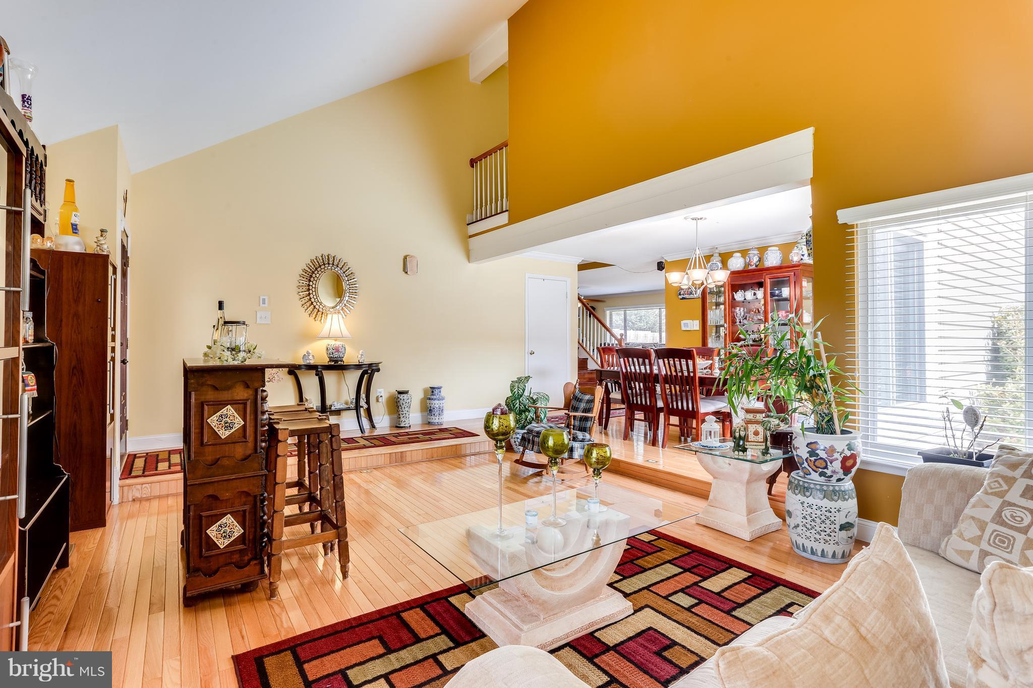 18909 Glendower Road Gaithersburg, MD 20879 - Photo 5 of 30 Living Room