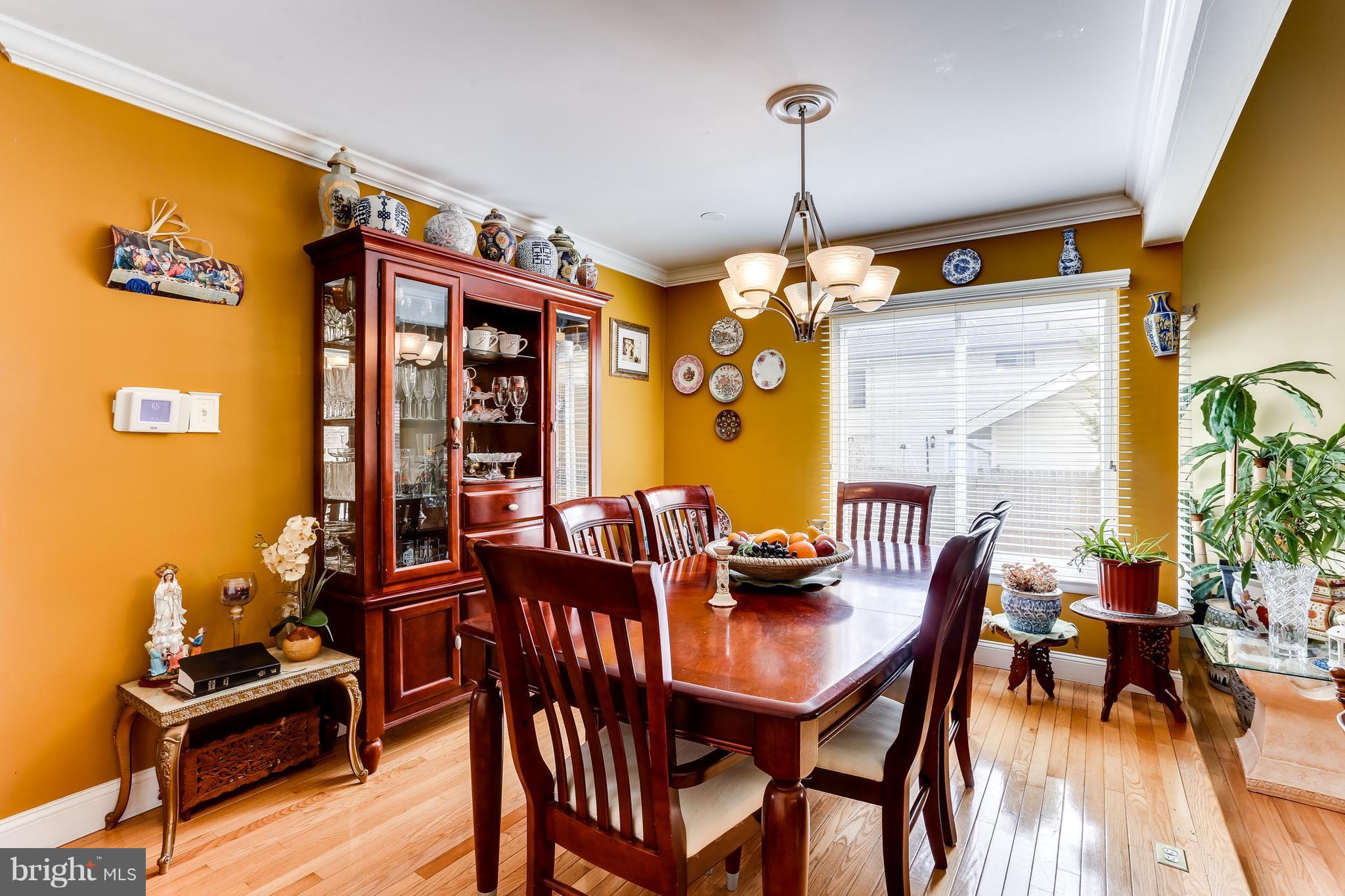 18909 Glendower Road Gaithersburg, MD 20879 - Photo 6 of 30 Dining Room