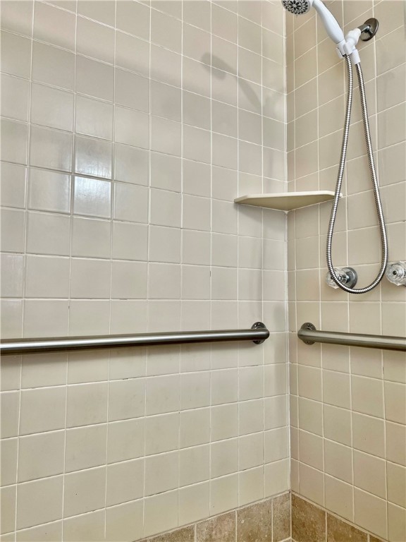 203 Hall Road Westminster, SC 29693 - Photo 11 of 29 Master shower