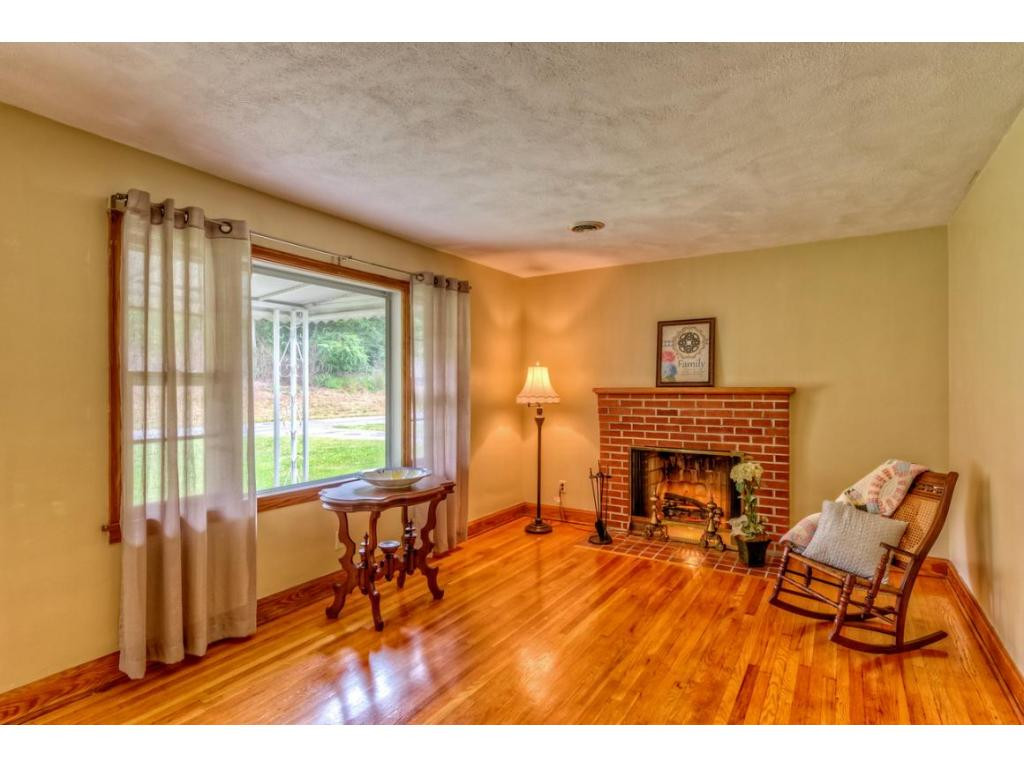 1623 Island Road Bristol, VA 24201 - Photo 3 of 21 Photo 3