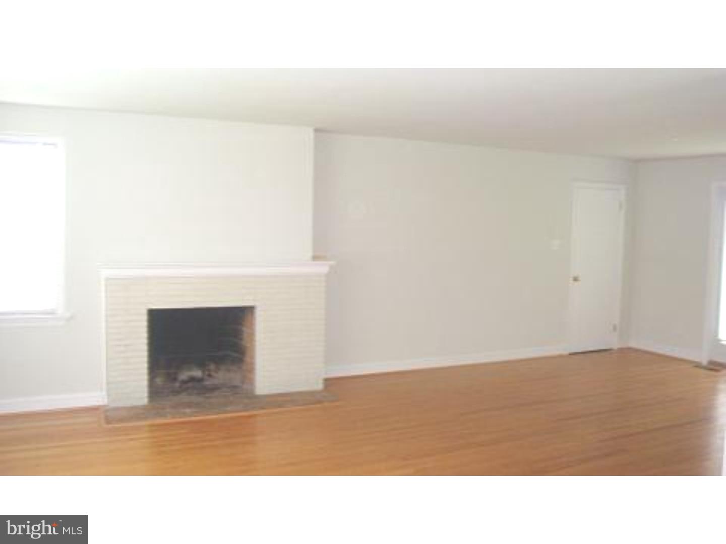 122 Penn Road Wayne, PA 19087 - Photo 2 of 12 Living Room