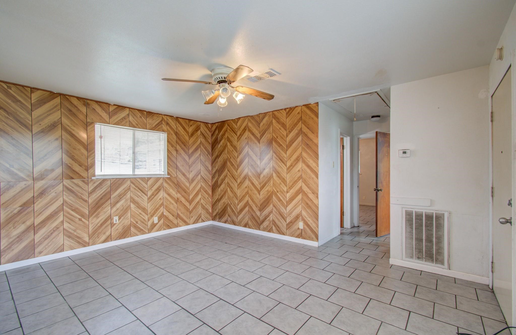 3606 Almeda Genoa Road Houston, TX 77047 - Photo 9 of 22 Gallery Image 9