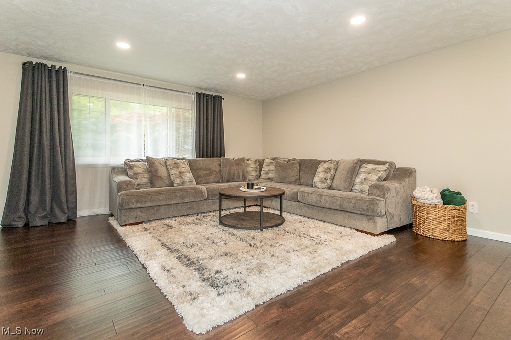 6672 Oakdale Road Mentor, OH 44060 - Photo 6 of 37