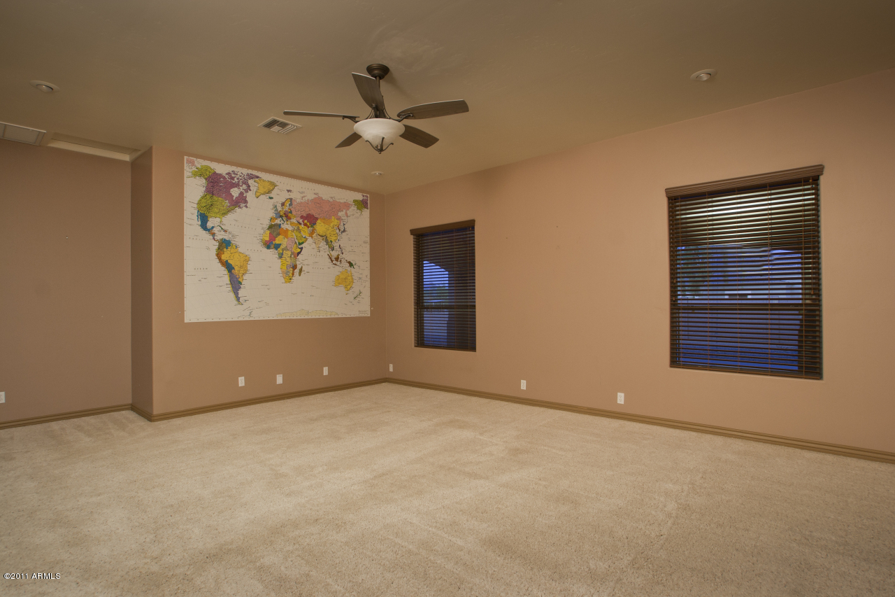 915 West Restin Road Phoenix, AZ 85086 - Photo 1 of 22 HRM7268