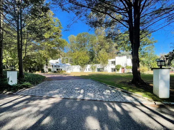 $10,000 | 3 Mill Pond Lane, Locust Valley, NY 11560