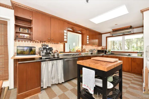 $10,000 | 3 Mill Pond Lane, Locust Valley, NY 11560