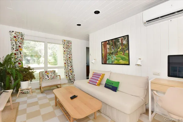 $10,000 | 3 Mill Pond Lane, Locust Valley, NY 11560