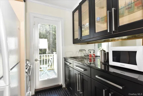 $10,000 | 3 Mill Pond Lane, Locust Valley, NY 11560