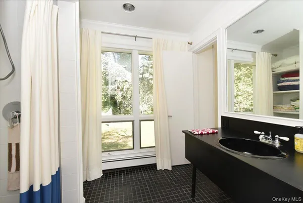 $10,000 | 3 Mill Pond Lane, Locust Valley, NY 11560