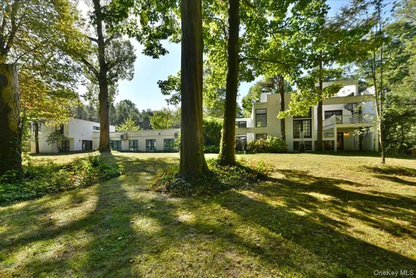$10,000 | 3 Mill Pond Lane, Locust Valley, NY 11560