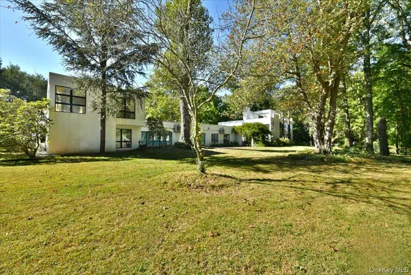 $10,000 | 3 Mill Pond Lane, Locust Valley, NY 11560