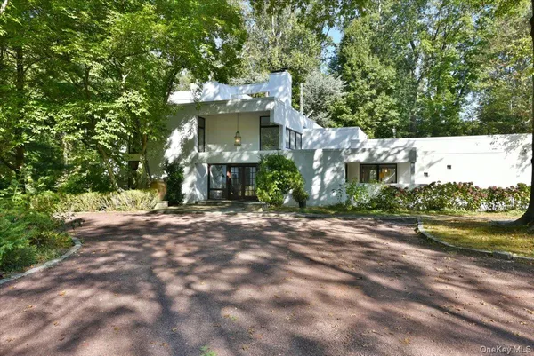 $10,000 | 3 Mill Pond Lane, Locust Valley, NY 11560