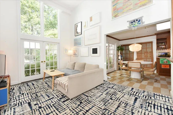 $10,000 | 3 Mill Pond Lane, Locust Valley, NY 11560