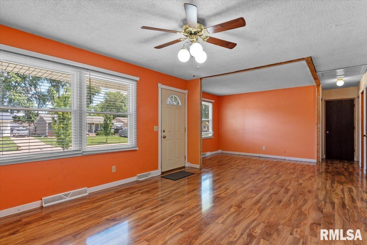 3006 Sandgate Road Springfield, IL 62702 - Photo 6 of 37