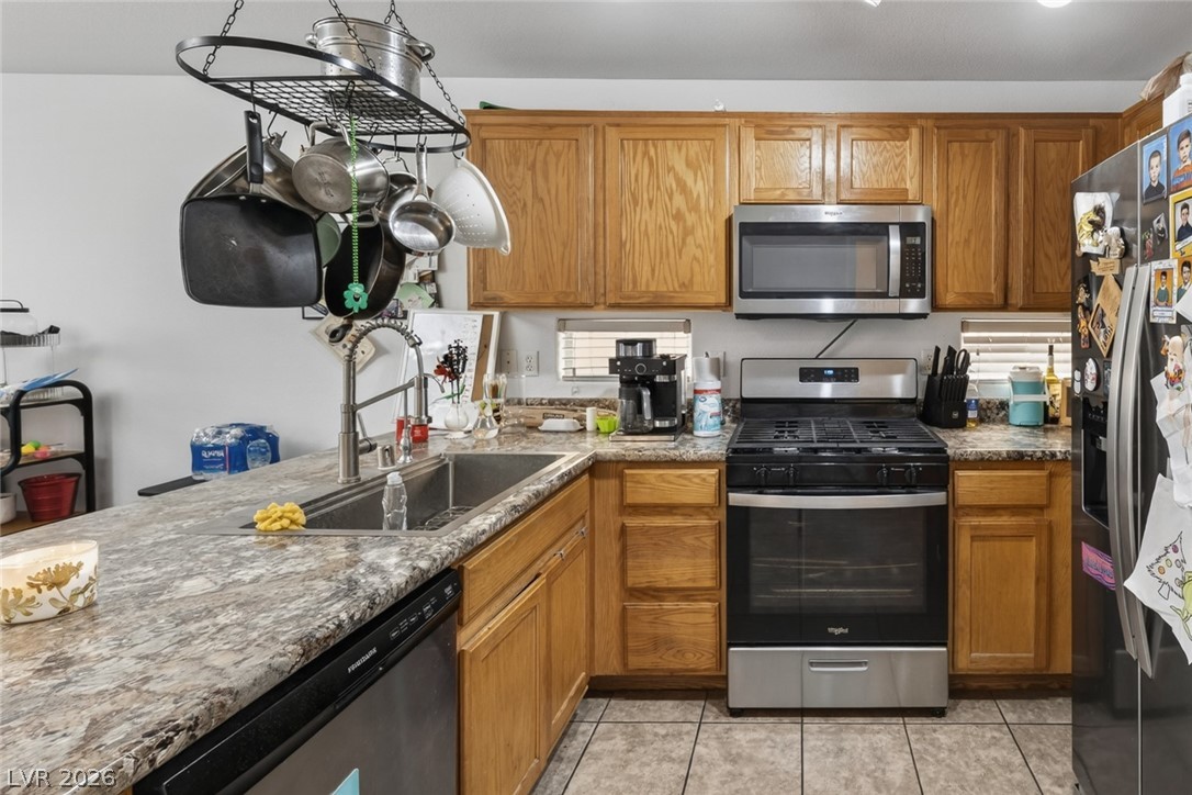 6924 Dancing Cloud Avenue Henderson, NV 89011 - Photo 12 of 32