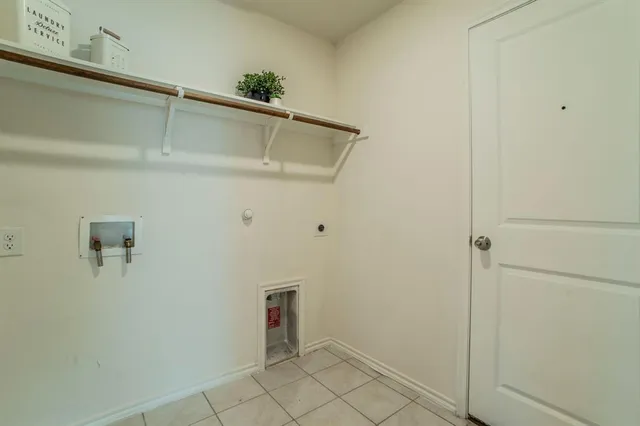 $325,000 | 3929 Dickinson Avenue, Aubrey, TX 76227